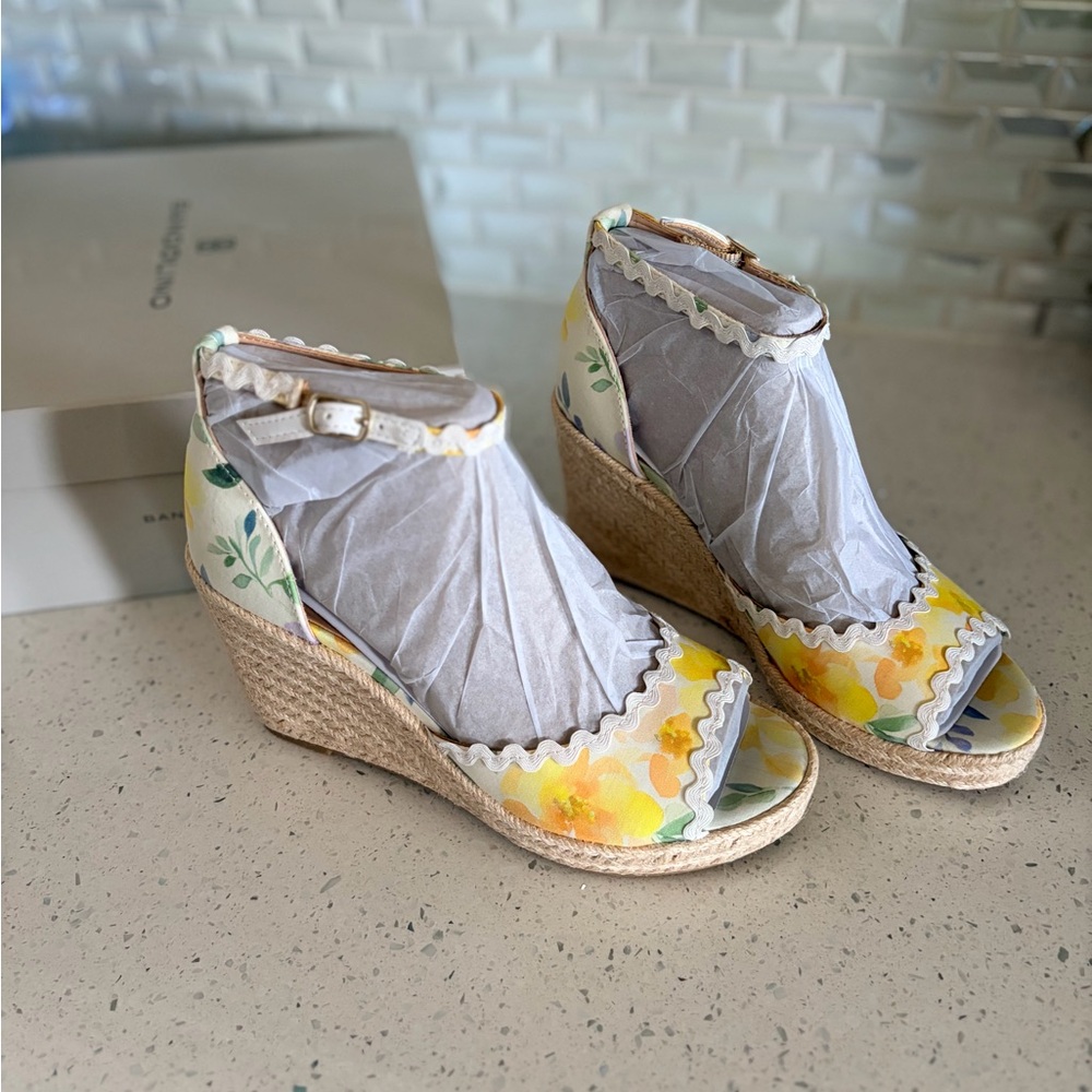Bandolino Floral Espadrille Wedge Sandals - Picture 4 of 7